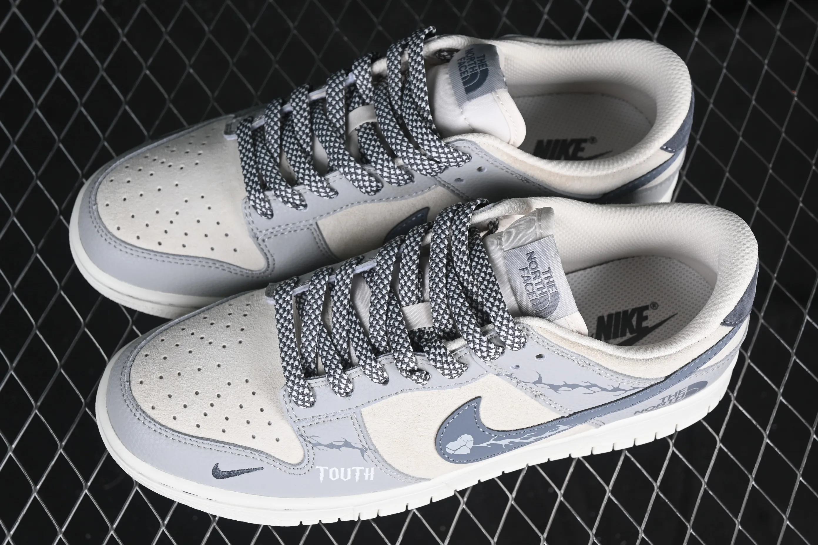 All Categories Nk SB Dunk Series Nk SB Dunk Low High-end Customized Low-top Sneakers Nk SB Dunk Low North Face Joint Piggy Gray Hook Anniversary High-end Customized Low-top Casual Sneakers DJ2024-105